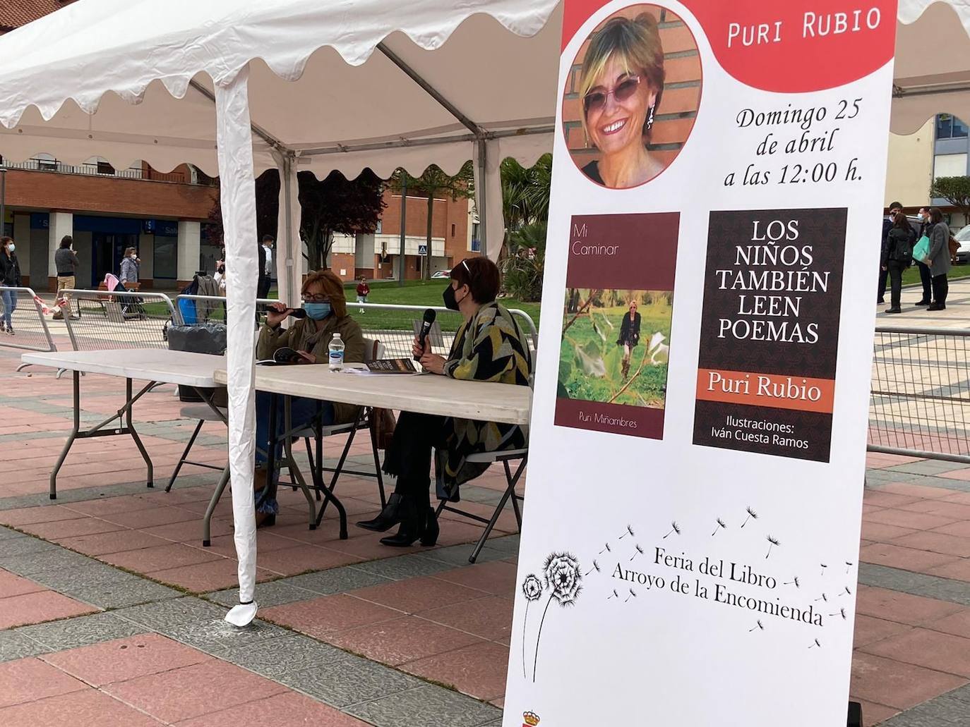 Todas las actividades de la I Feria del Libro de Arroyo han contado con destacada asistencia de público. 