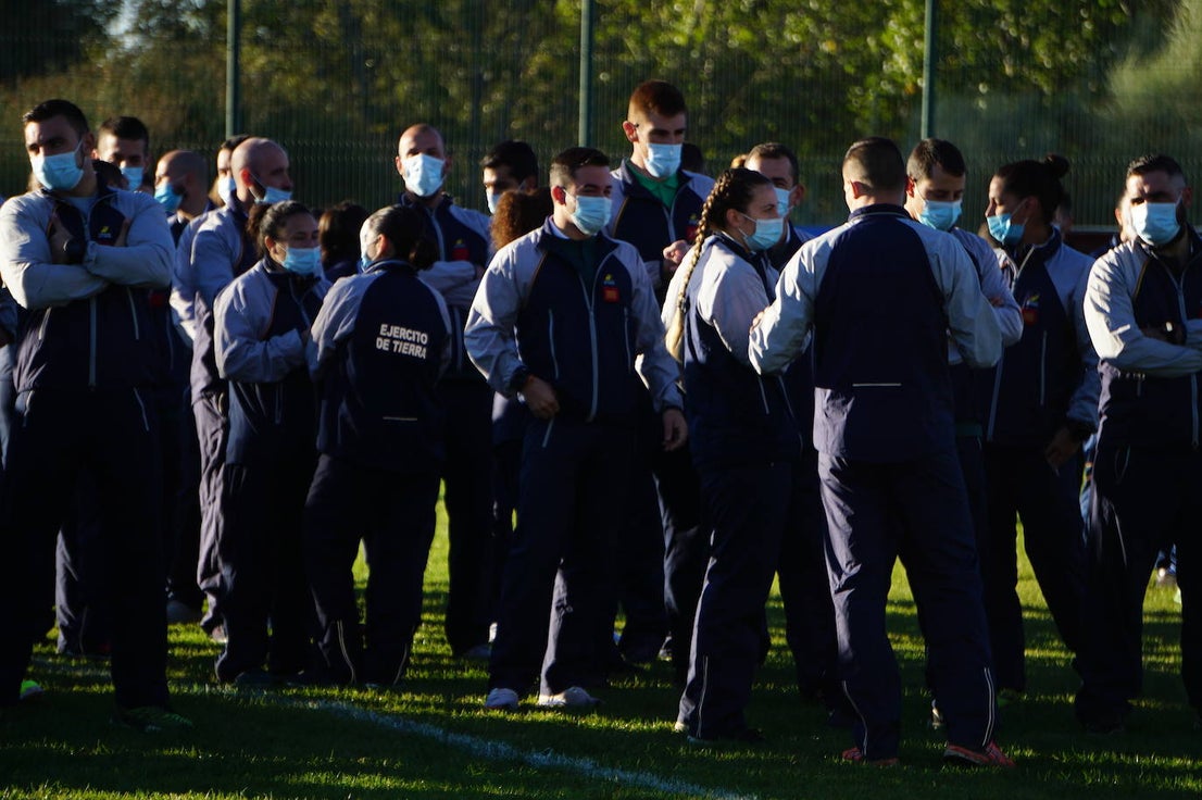 Durante todas las mañanas del pueste festivo se juegan los partidos en los campos de fútbol y rugby de La Vega, en Arroyo de la Encomienda. 