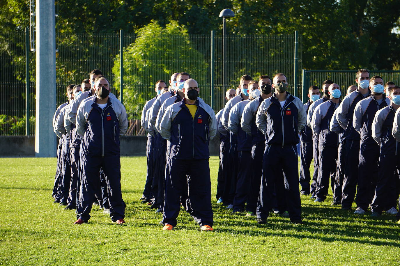 Durante todas las mañanas del pueste festivo se juegan los partidos en los campos de fútbol y rugby de La Vega, en Arroyo de la Encomienda. 