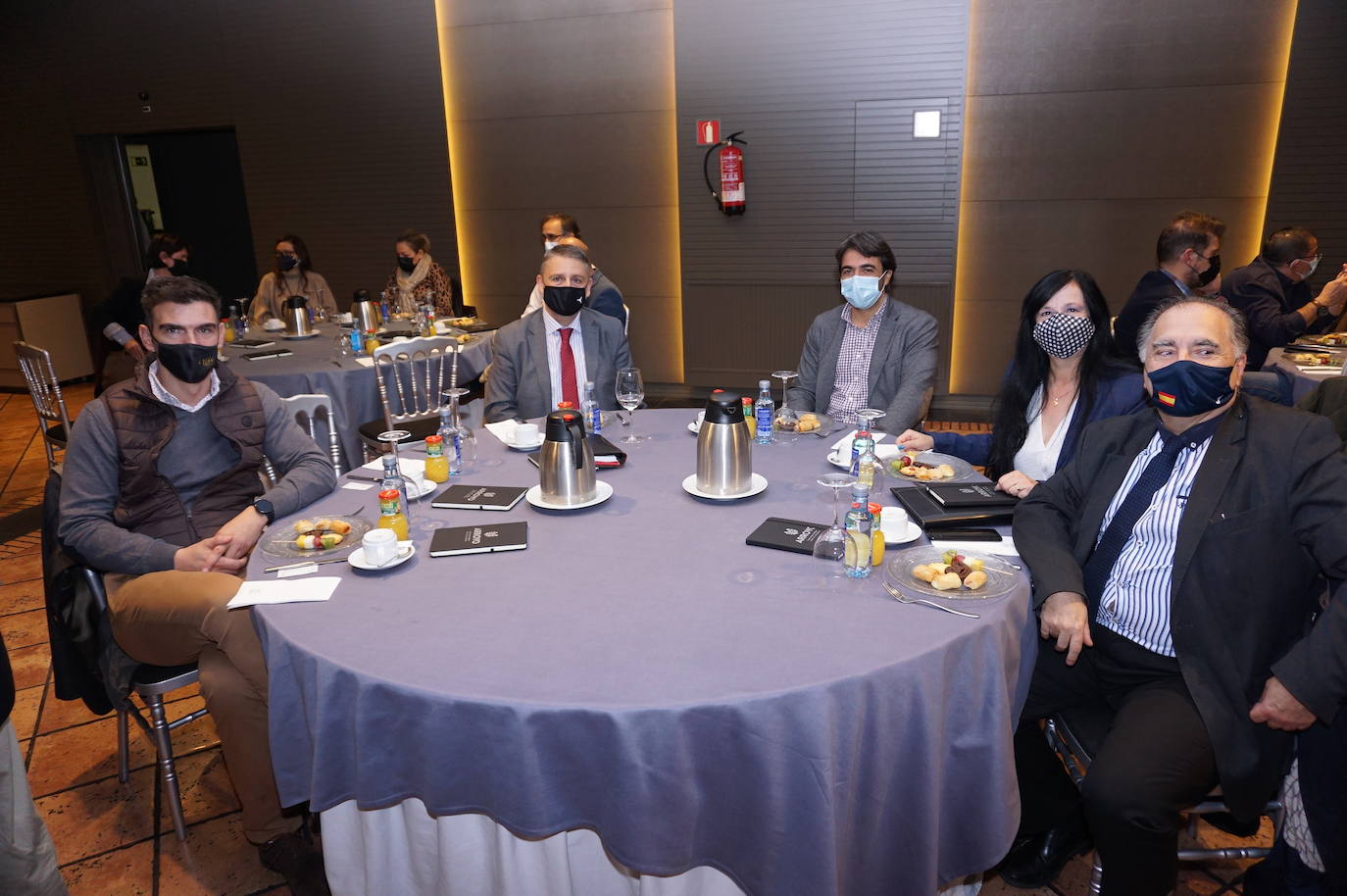 Más de un centenar de empresarios de Arroyo en el evento Hablemos de Negocios. 