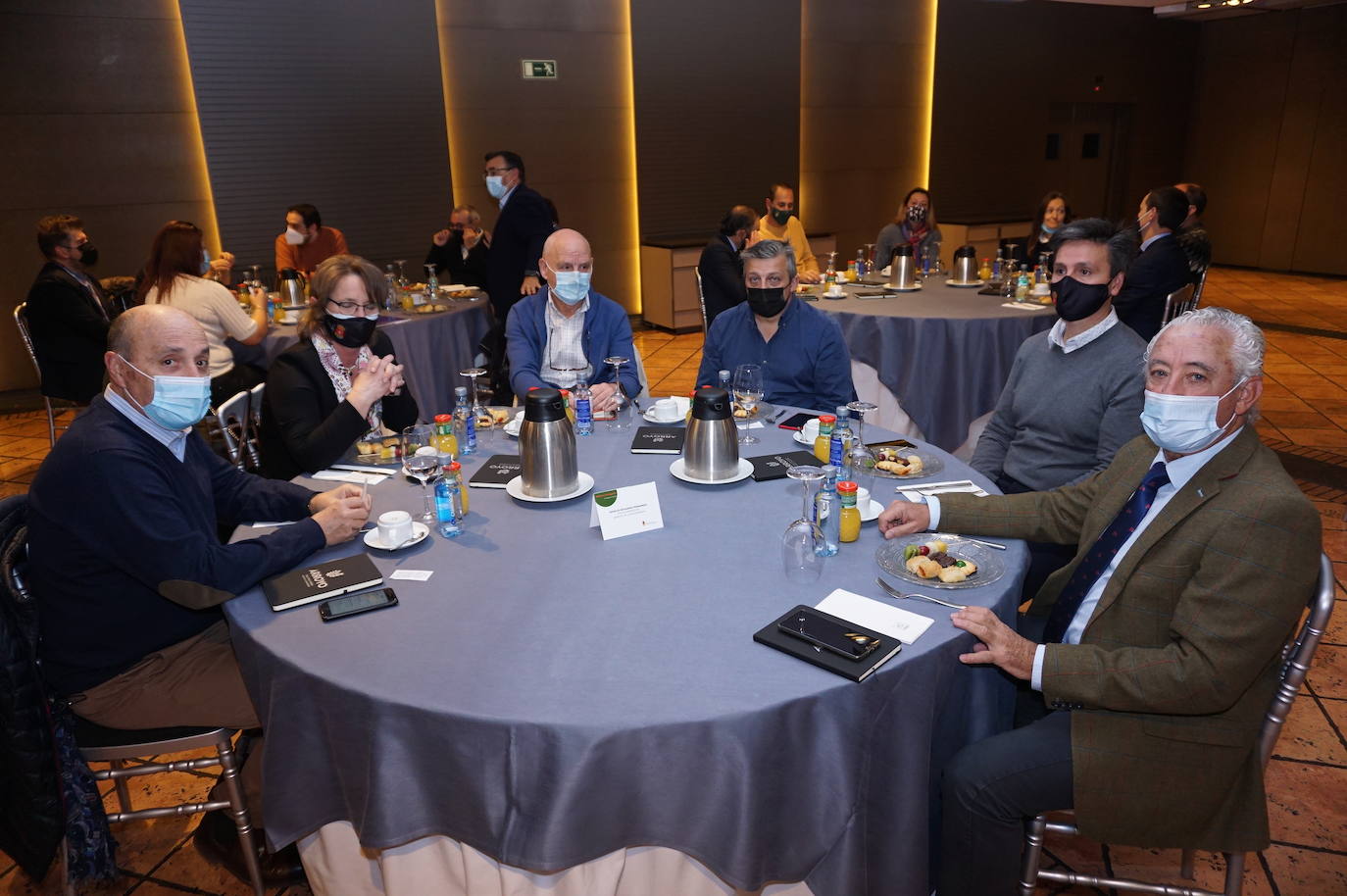 Más de un centenar de empresarios de Arroyo en el evento Hablemos de Negocios. 