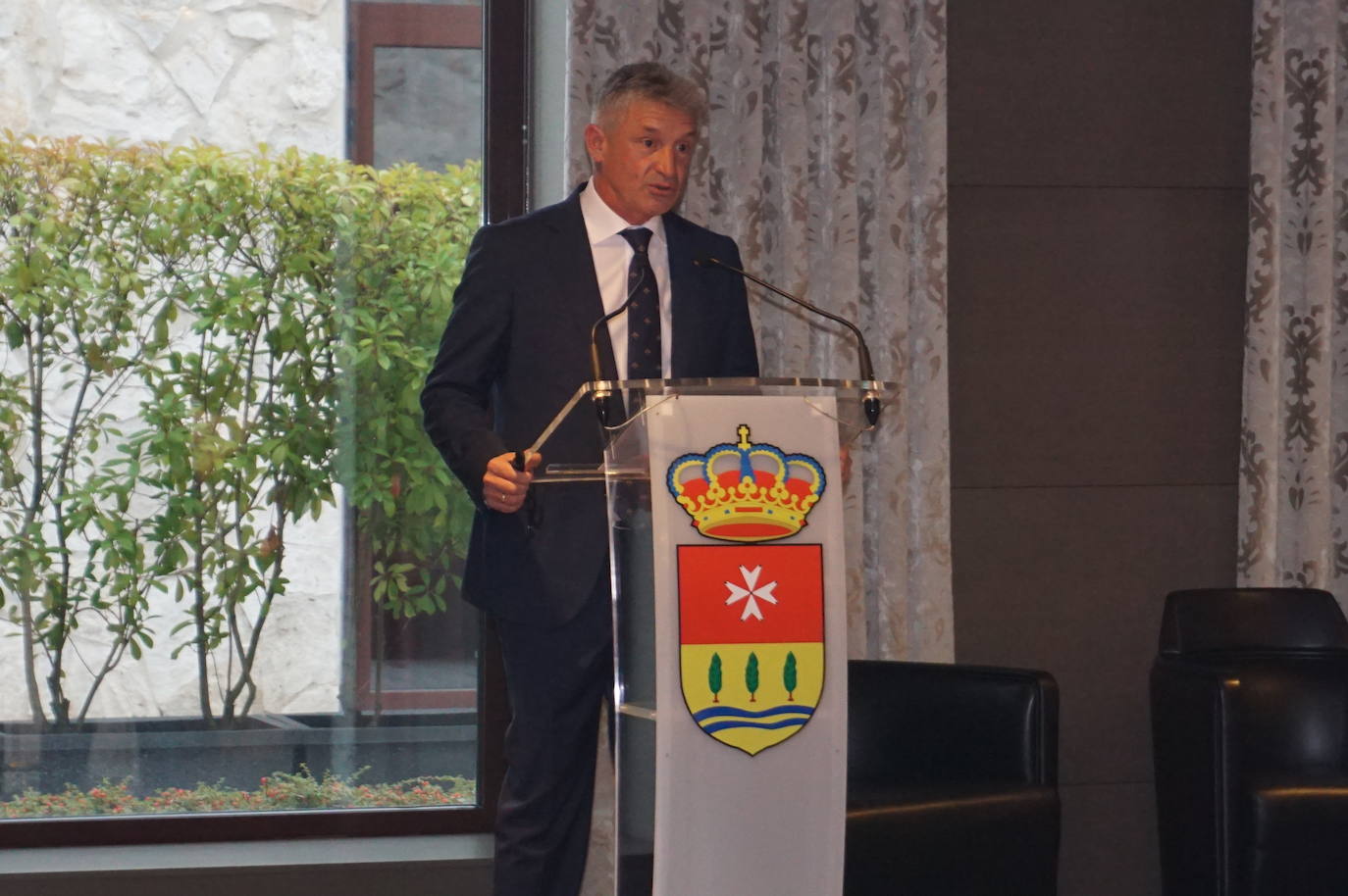 Más de un centenar de empresarios de Arroyo en el evento Hablemos de Negocios. 