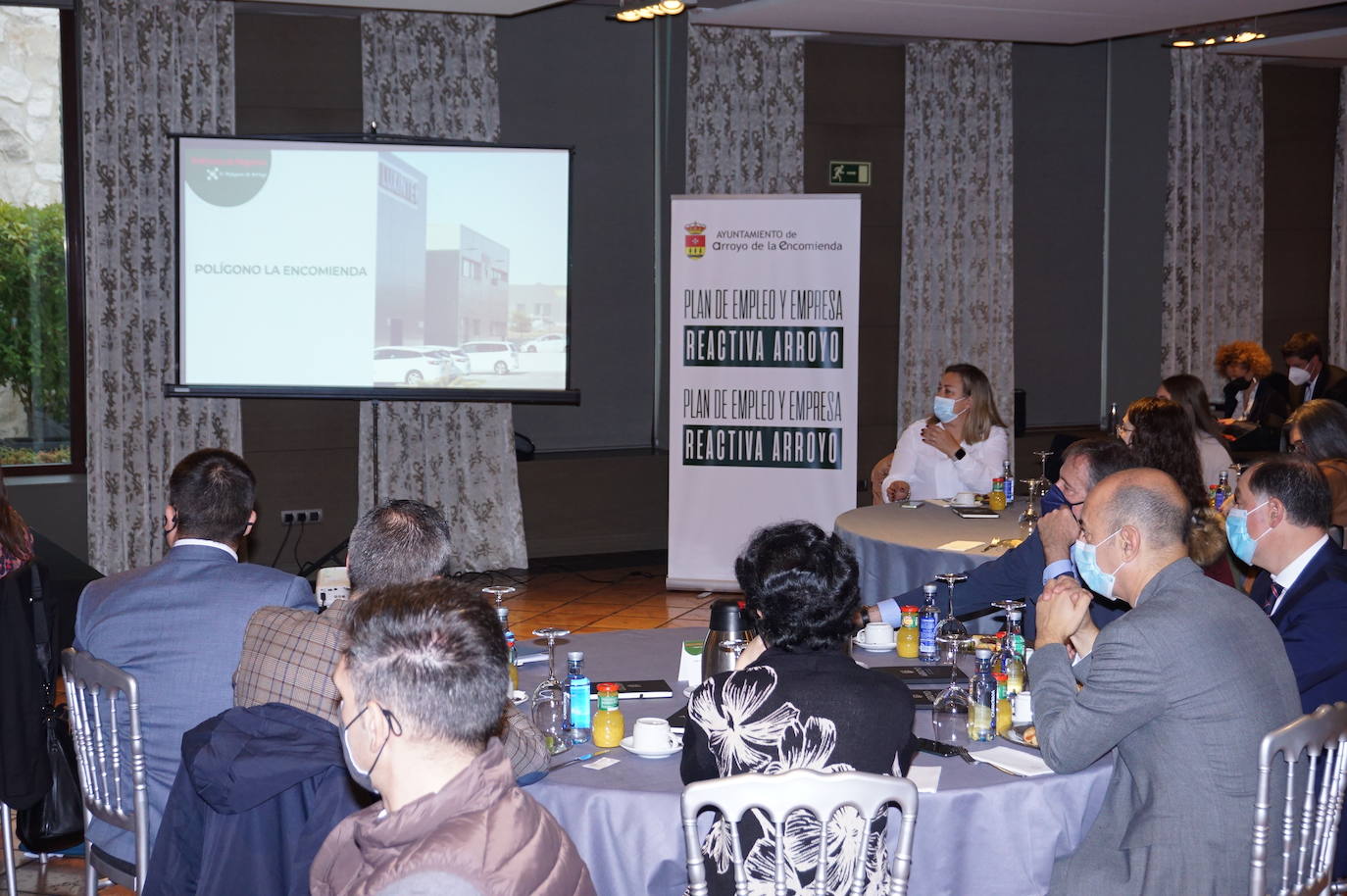 Más de un centenar de empresarios de Arroyo en el evento Hablemos de Negocios. 