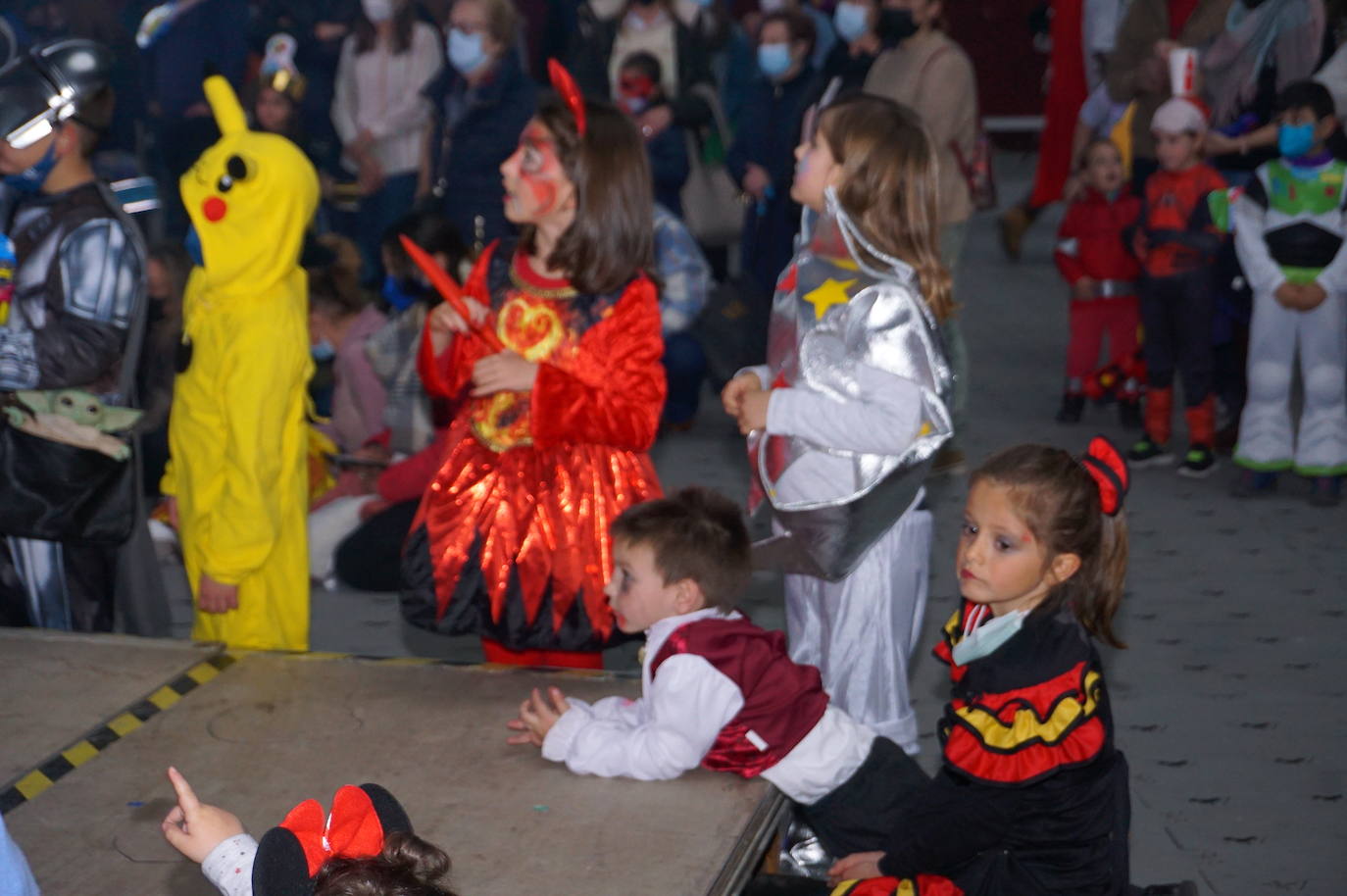 Superhéroes en el concurso de disfraces del carnaval de Arroyo. 