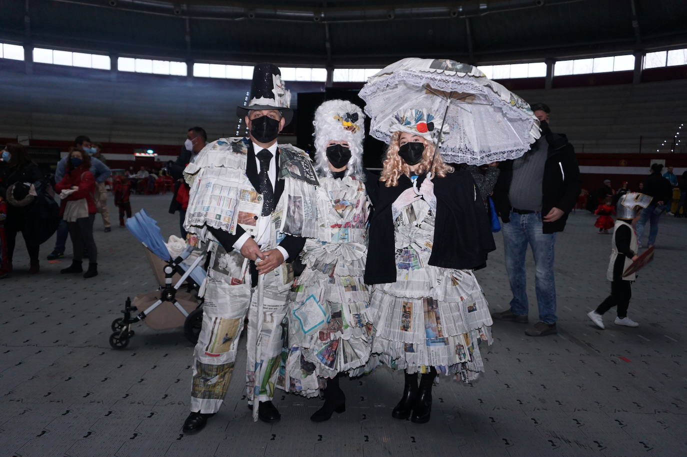 Superhéroes en el concurso de disfraces del carnaval de Arroyo. 