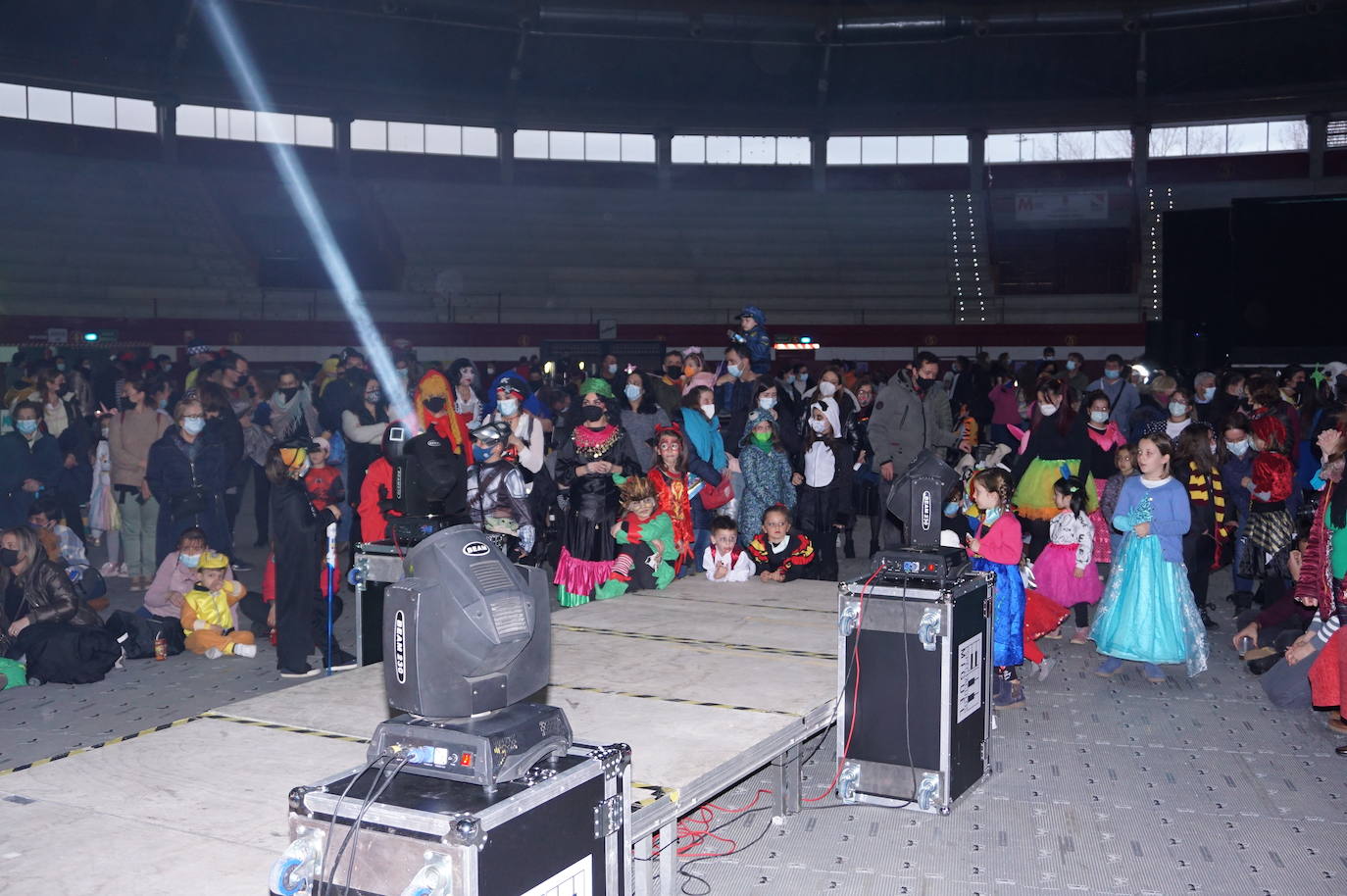 Superhéroes en el concurso de disfraces del carnaval de Arroyo. 