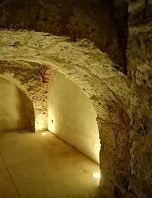 Imagen secundaria 2 - Imágenes del interior de la antigua bodega de Arroyo 