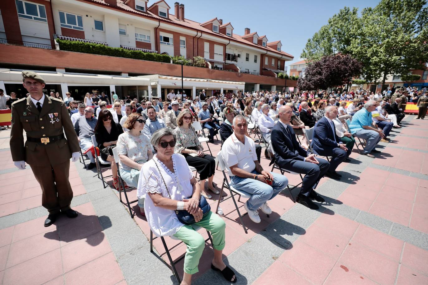 Diferentes momentos de la jura en el municipio. 