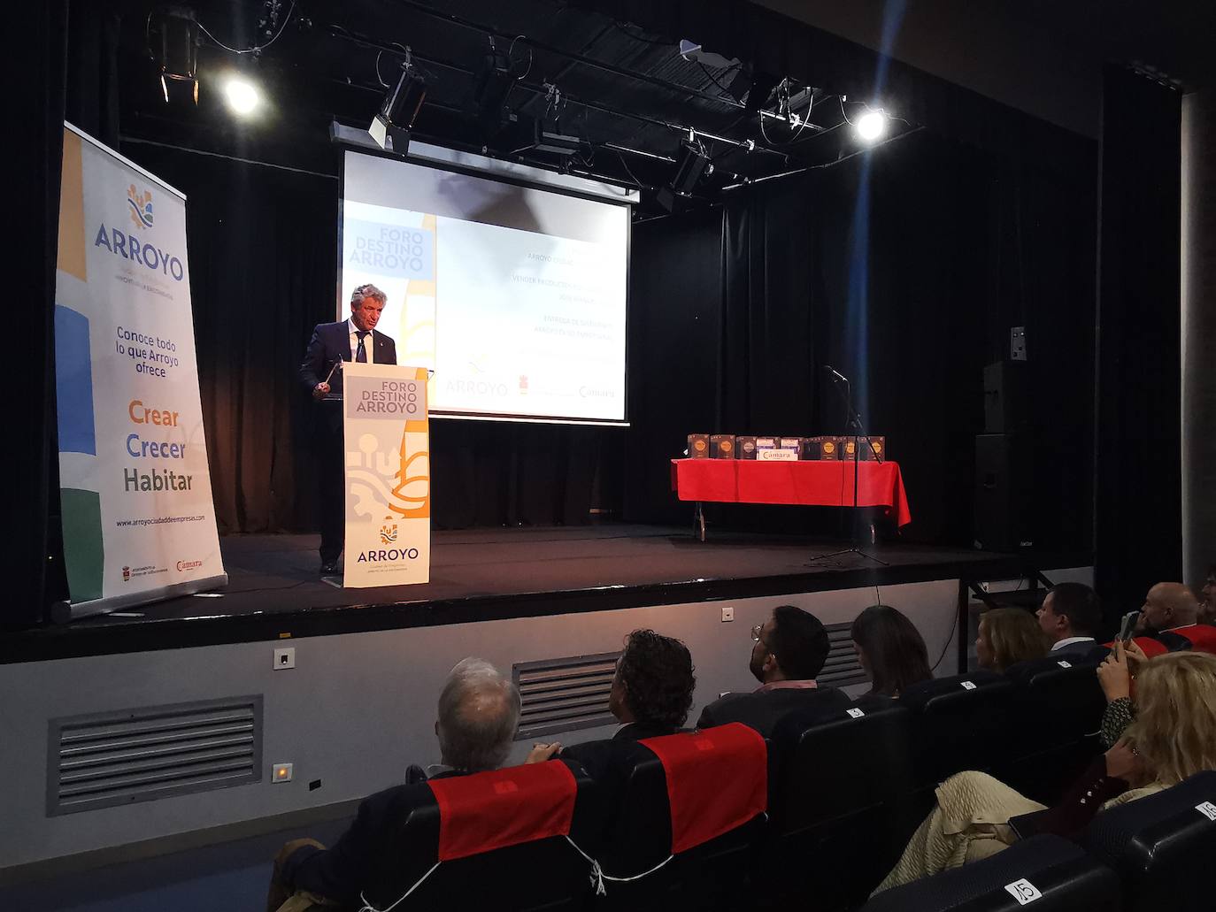 Foro 'Destino Arroyo', organizado por el Ayuntamiento de Arroyo y la Cámara de Comercio 