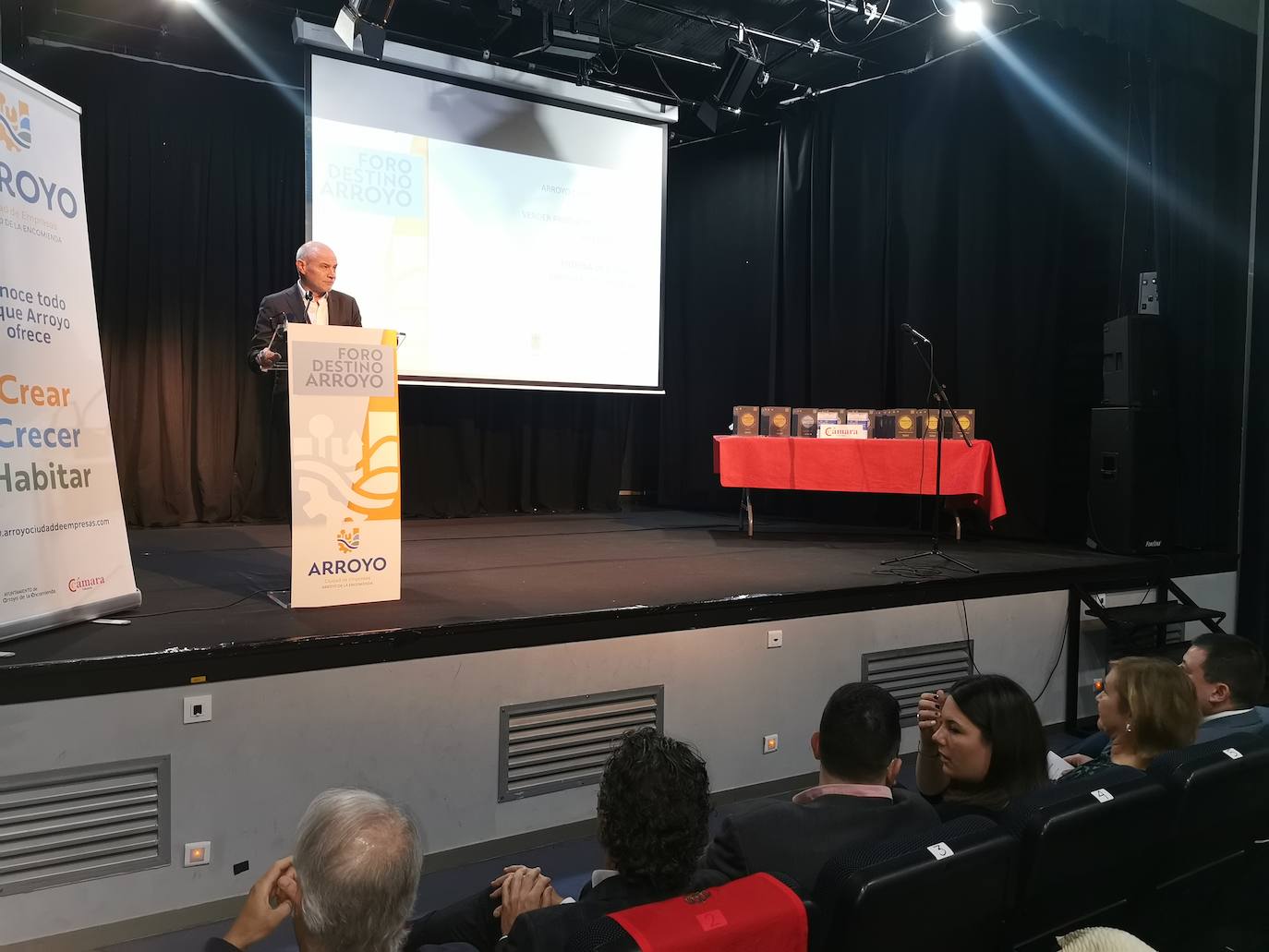Foro 'Destino Arroyo', organizado por el Ayuntamiento de Arroyo y la Cámara de Comercio 