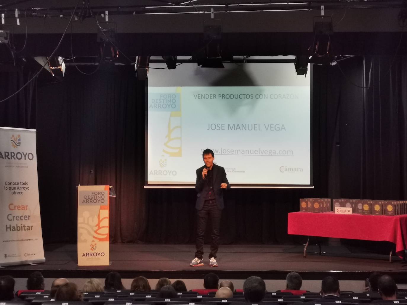 Foro 'Destino Arroyo', organizado por el Ayuntamiento de Arroyo y la Cámara de Comercio 