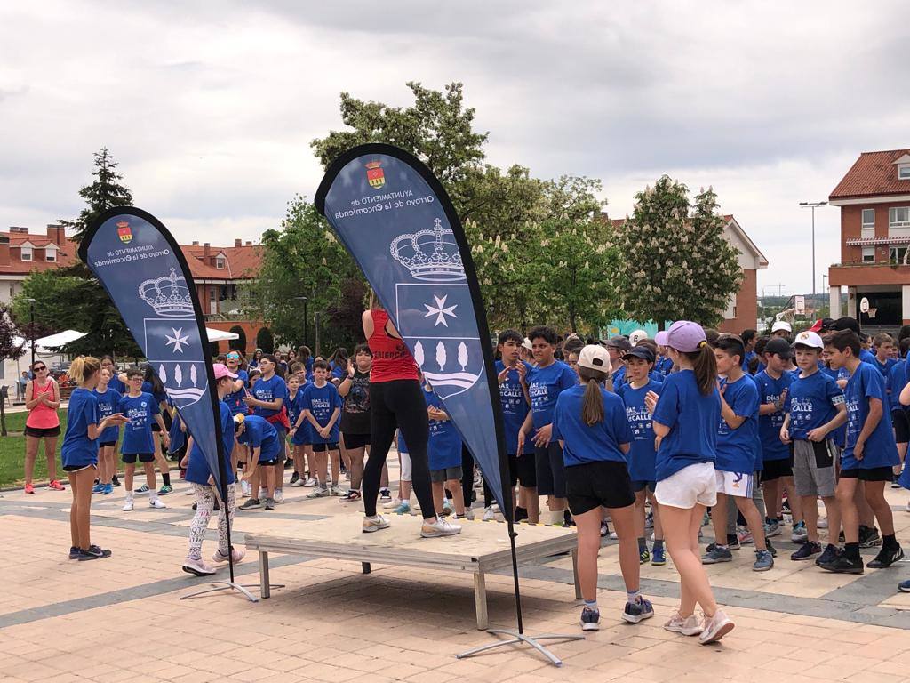 Más de 500 escolares participaron en esta jornada en la Plaza de España