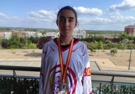 Irati González Pulido con su medalla de plata en Arroyo de la Encomienda