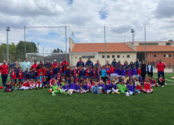 Encuentro entre el Atlético Arroyo y el Venta de Baños