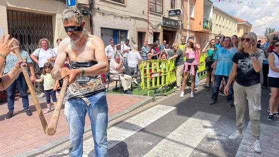 Juegos populares y una paella solidaria protagonistas del lunes festivo