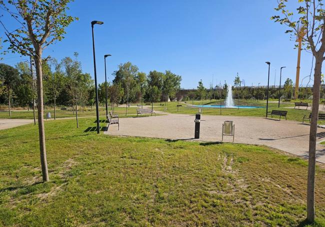 Numerosos caminos y senderos recorren este parque