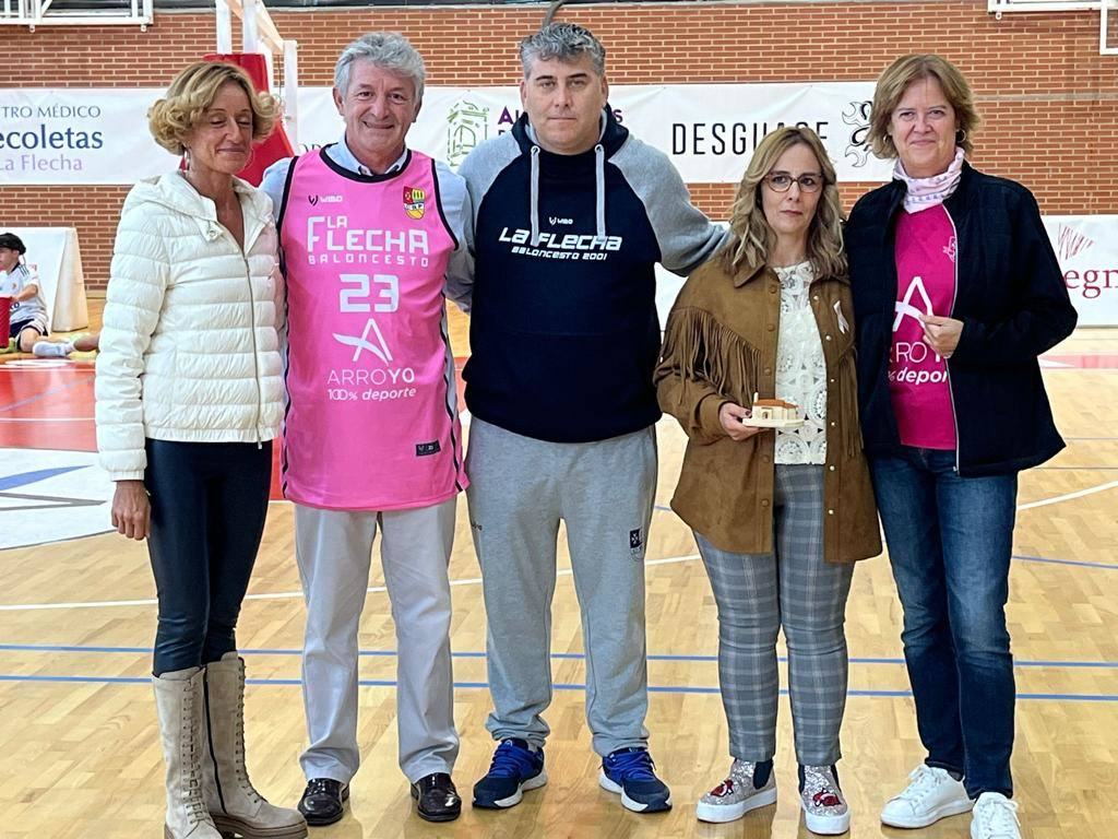 El baloncesto arroyano se viste de rosa