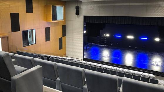 Arroyo abre las puertas de la nueva Casa de la Música y el Teatro