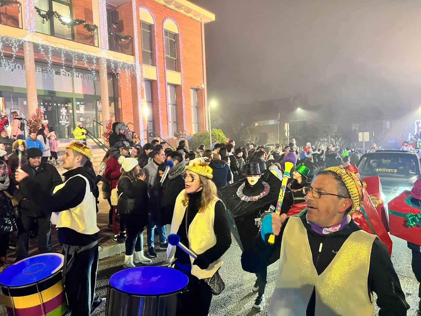 Melchor, Gaspar y Baltasar a su paso por Arroyo de la Encomienda en una gran Cabalgata 