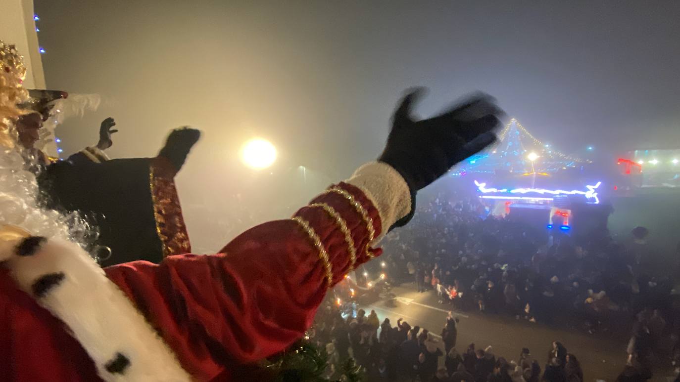 Melchor, Gaspar y Baltasar a su paso por Arroyo de la Encomienda en una gran Cabalgata 