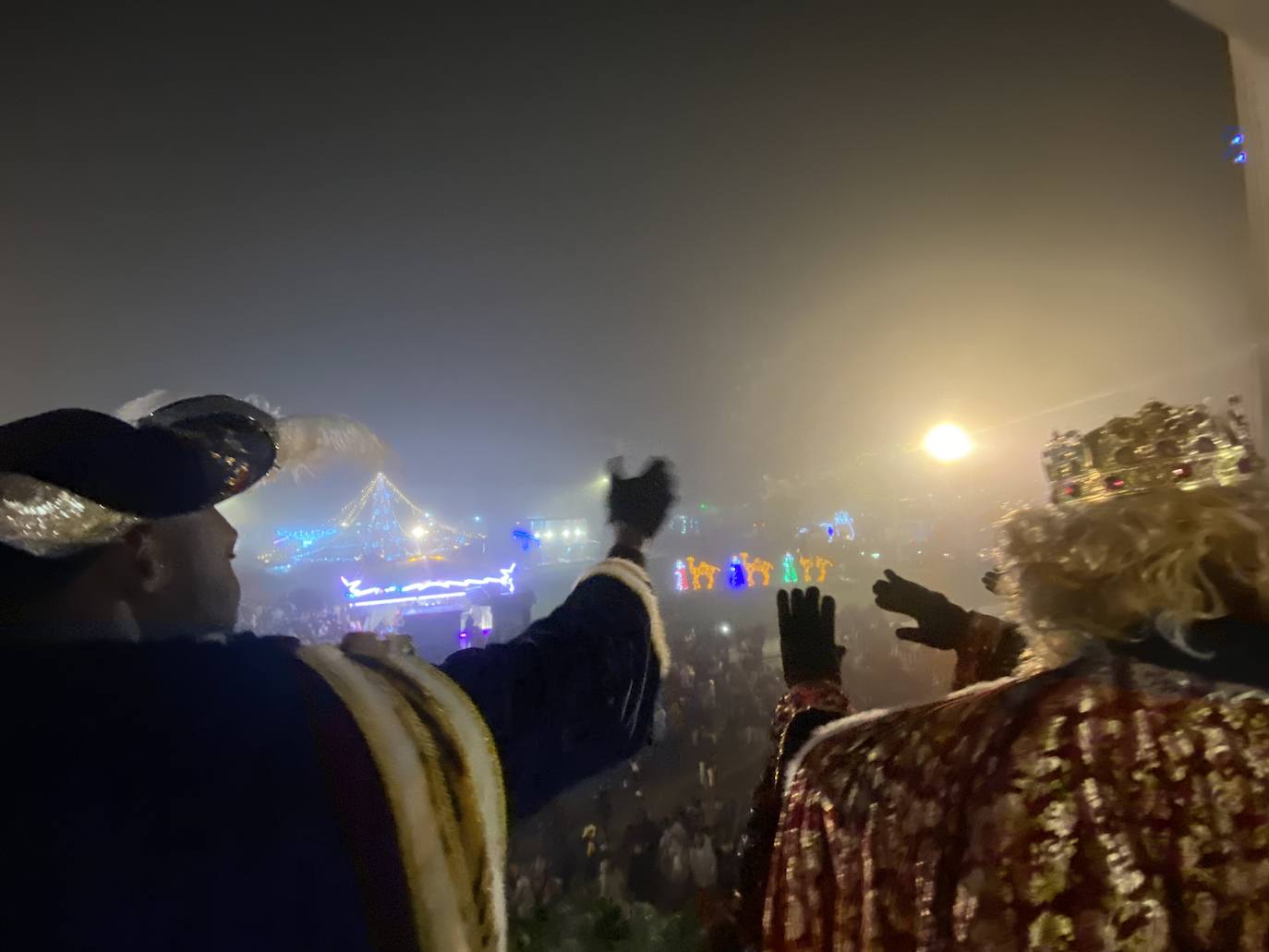 Melchor, Gaspar y Baltasar a su paso por Arroyo de la Encomienda en una gran Cabalgata 