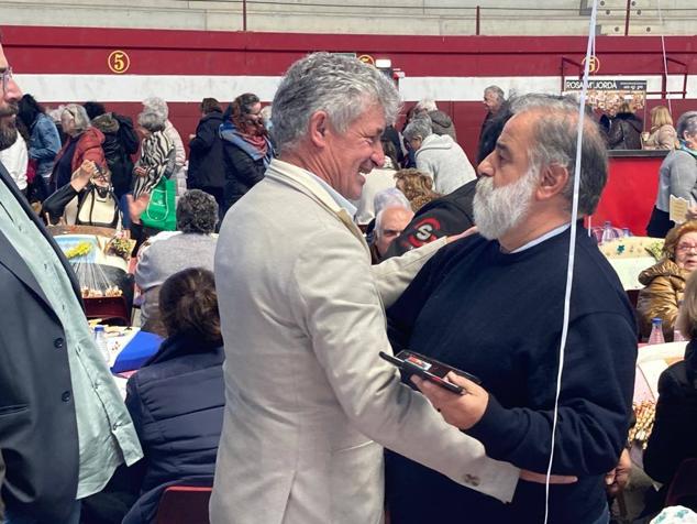 800 encajeras y bolilleras se han dado cita en la Plaza de Toros de La Flecha 