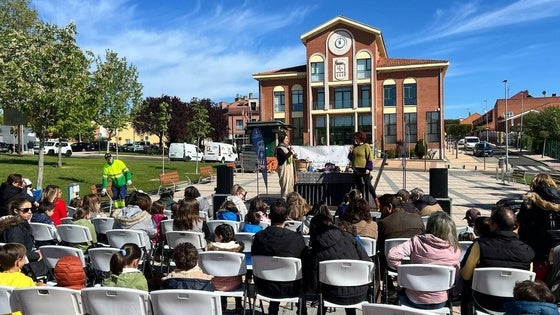 Arroyo brilla con su Feria del Libro solidaria