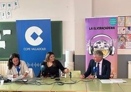 Marta Bermejo, Sonia Herrero y Sarbelio Fernández durante el programa radiofónico