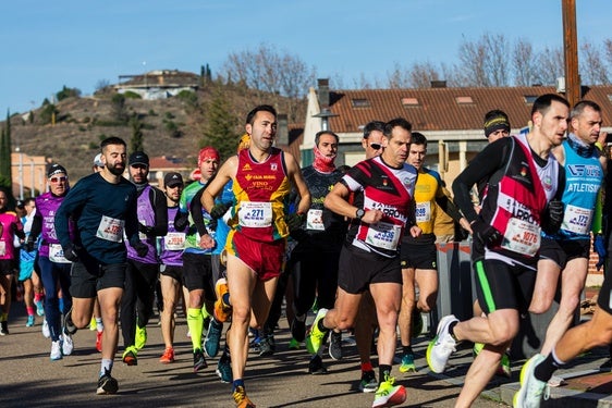 Cientos de corredores en la Carrera del Turrón y del Polvorón