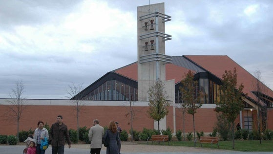 Profanan el sagrario de una iglesia de Arroyo y roban sus hostias