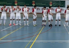 Jugadores del Unión Arroyo en el polideportivo Antonio Garnacho