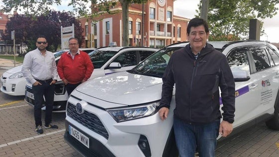 Los taxistas de Arroyo, otro año sin soluciones ante las fiestas de San Antonio