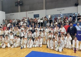 deportistas del Club de Kárate Arroyo