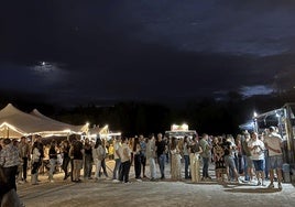 Hasta la madrugada hubo colas en las food trucks instaladas en el Socayo