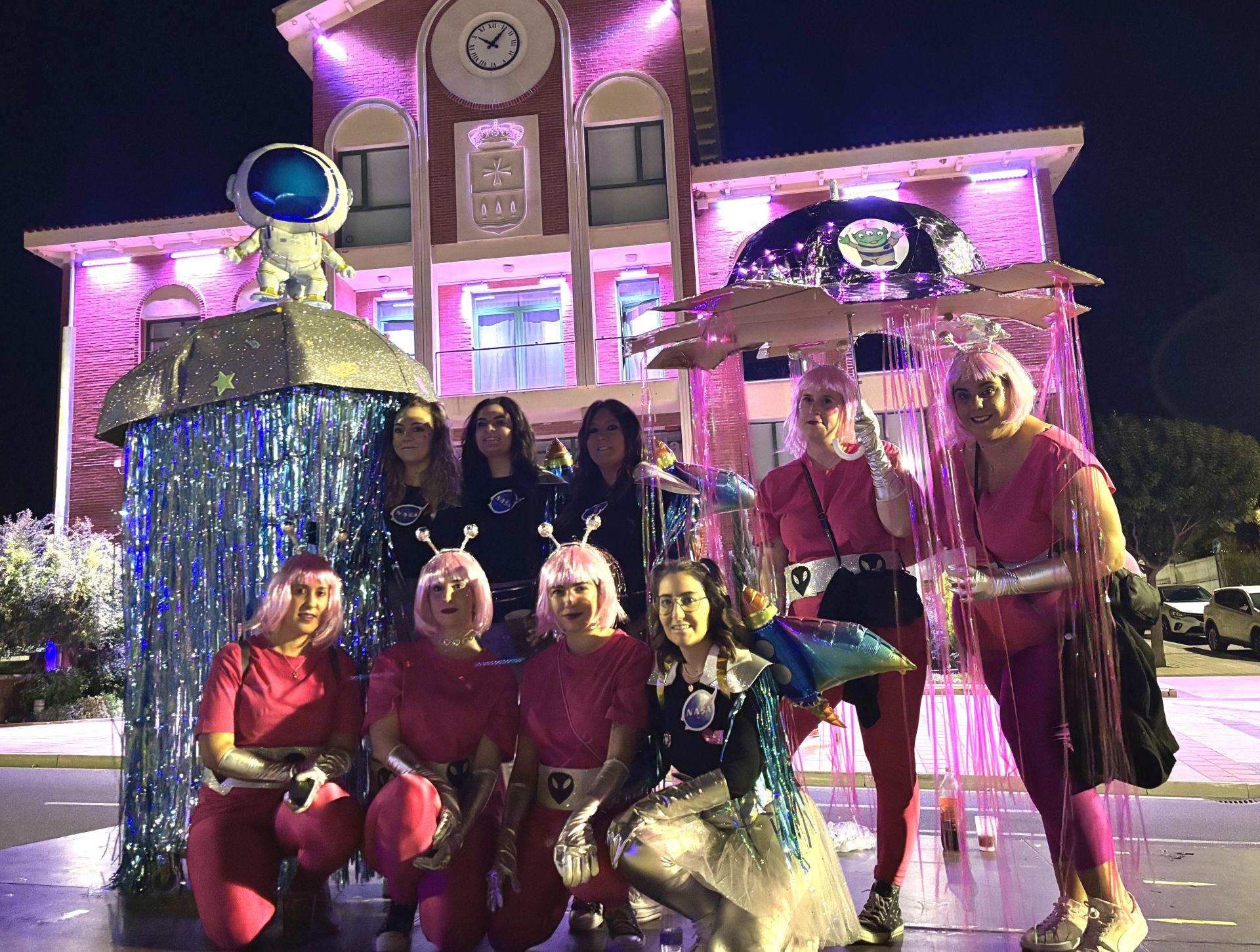 Así transcurrió el desfile de disfraces del Peñas Fest de Arroyo