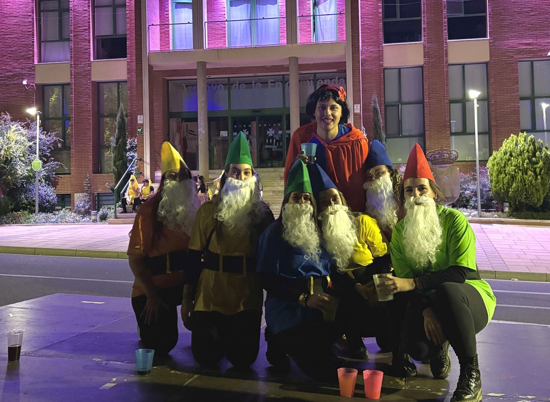 Así transcurrió el desfile de disfraces del Peñas Fest de Arroyo