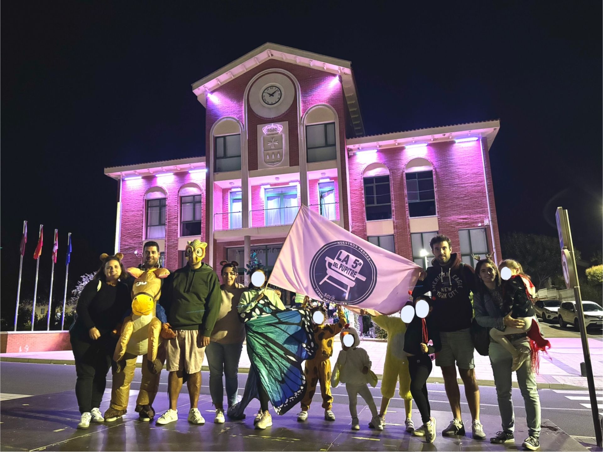 Así transcurrió el desfile de disfraces del Peñas Fest de Arroyo