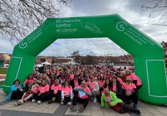 Foto de familia en la Marcha contra el Cáncer celebrada el pasado mes de marzo en el municipio