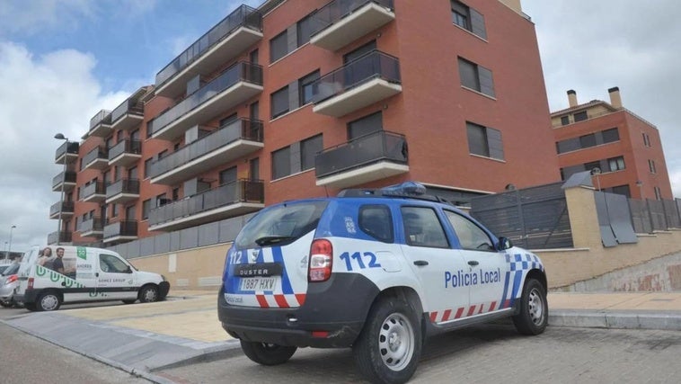 La Policía Local de Arroyo frustra en una misma madrugada un intento de suplantación policial y una acción vandálica