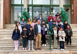 Sarbelio Fernández recibe a los diferentes grupos de 4º de primaria de los colegios arroyanos