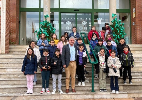 Sarbelio Fernández recibe a los diferentes grupos de 4º de primaria de los colegios arroyanos