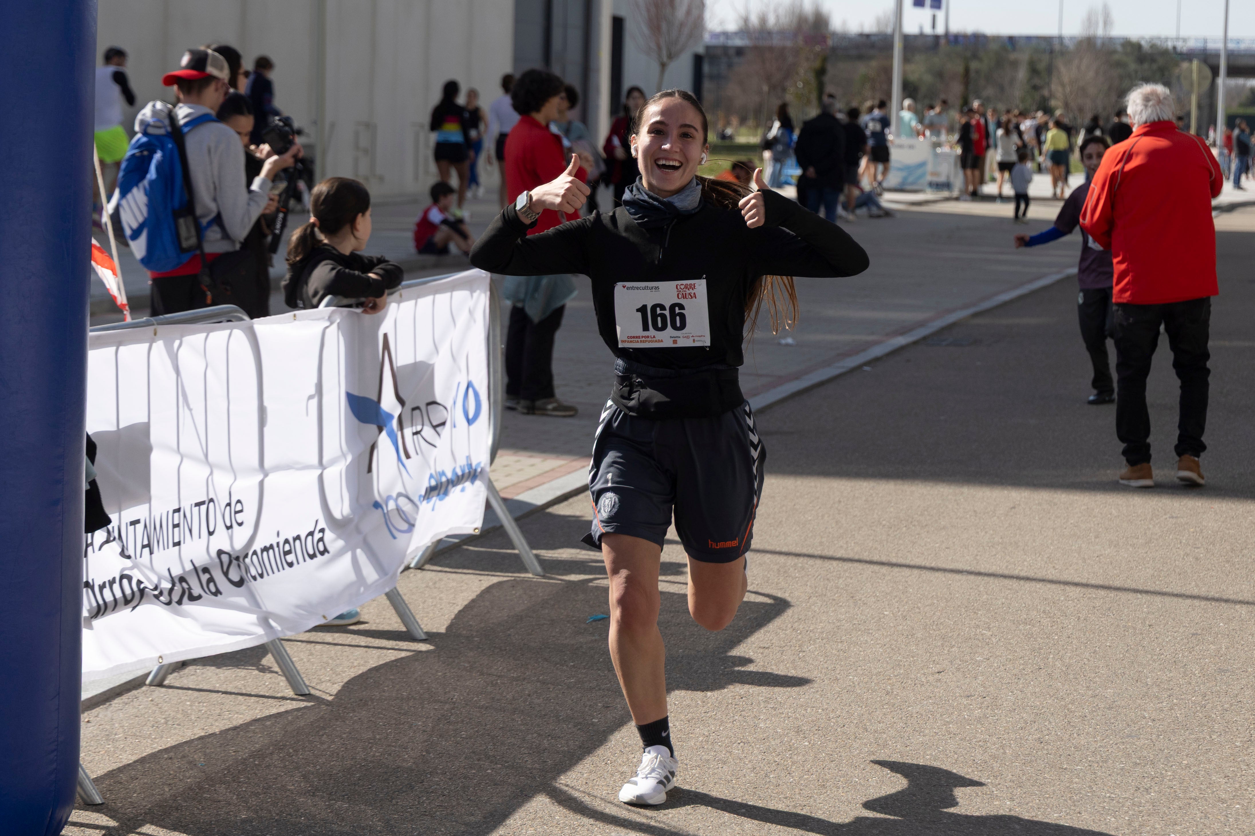 Las imágenes de la carrera entreculturas celebrada en Arroyo de la Encomienda