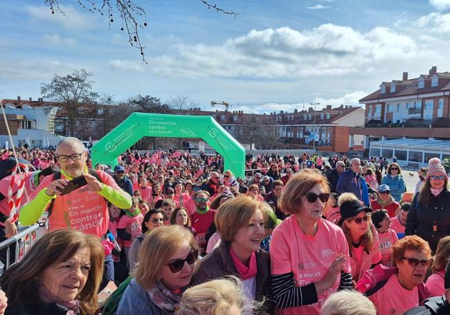 1.600 correcores y andarines formaron parte de esta gran maera rosa