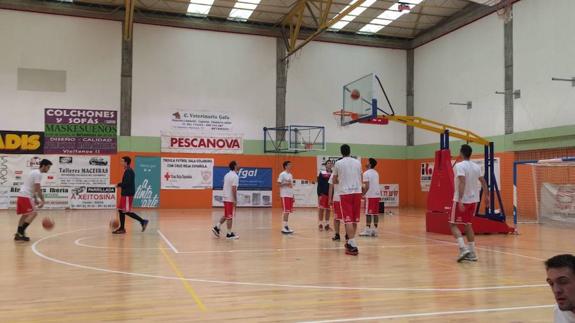 Calentamiento del equipos arroyano en Betanzos. 