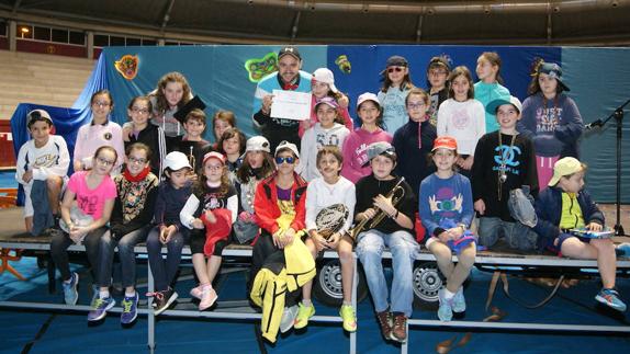 Comparsa infantil ganadora del concurso de chirigotas del año pasado. 