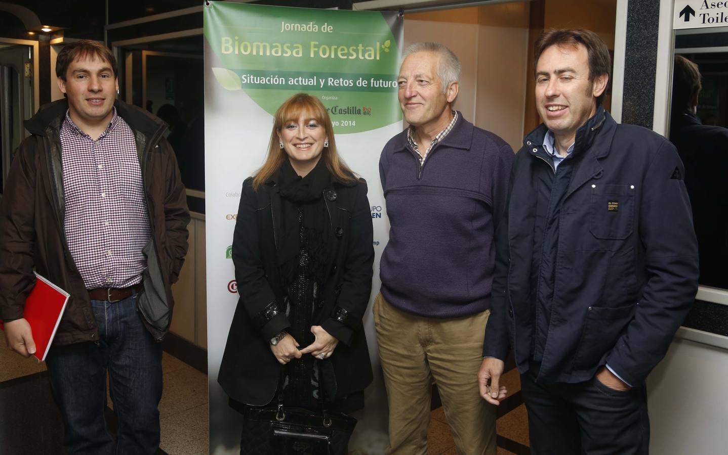 Juan María Sánchez, de Solbiom; María Jesús Jiménez, alcaldesa de Garray; José Rico, alcalde de Yanguas, junto con Javier Diez, de Medio Ambiente.