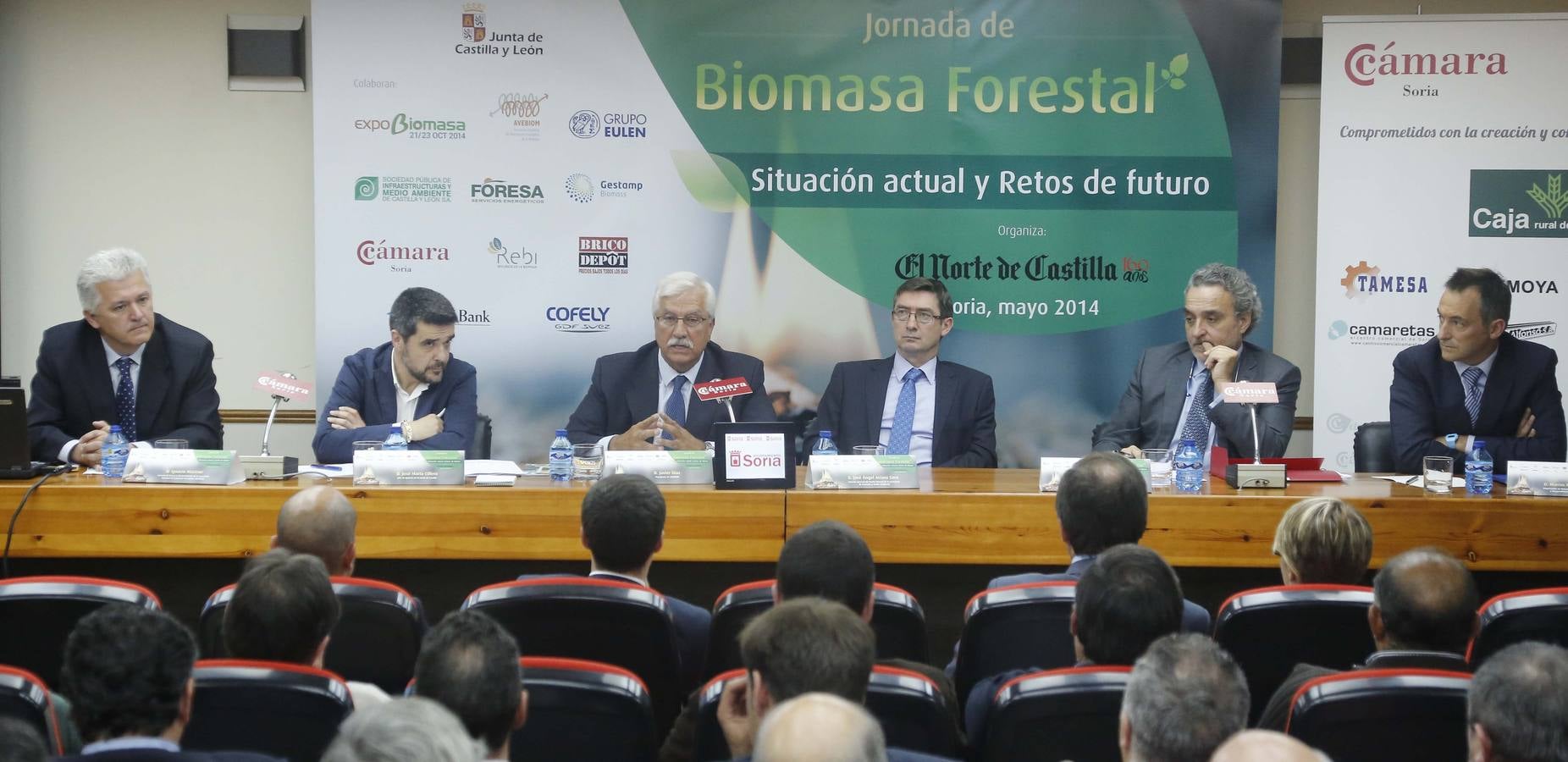 De izquierda a derecha, Ignacio Macicior, José María Cillero, Javier Díaz, José Ángel Arranz, Fernando Muñoz y Marcos Martín, en la primera de las mesas de debate de la jornada.