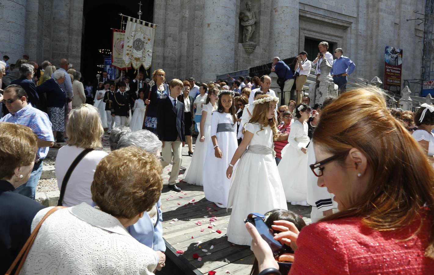 La procesión del Corpus Christi llena Valladolid