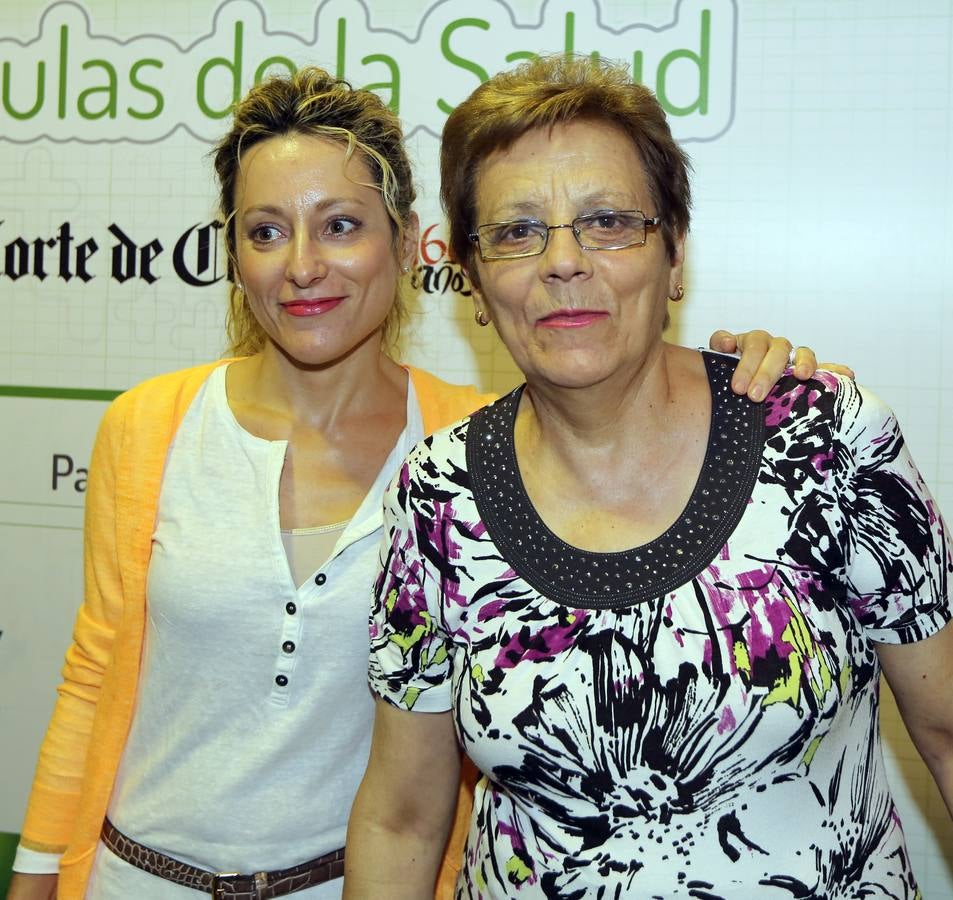 Almudena Llorente, funcionaria, con Juliana Cardo, ama de casa.