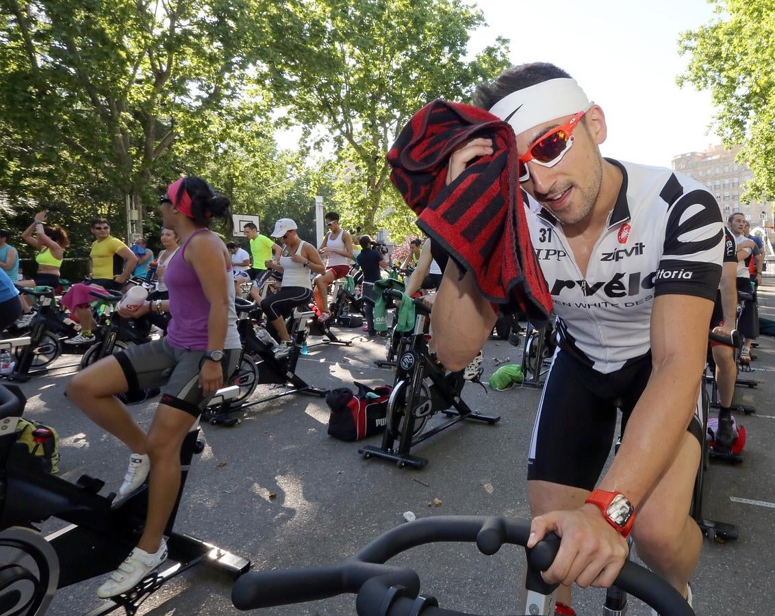 &#039;Spinning&#039; en la acera Recoletos